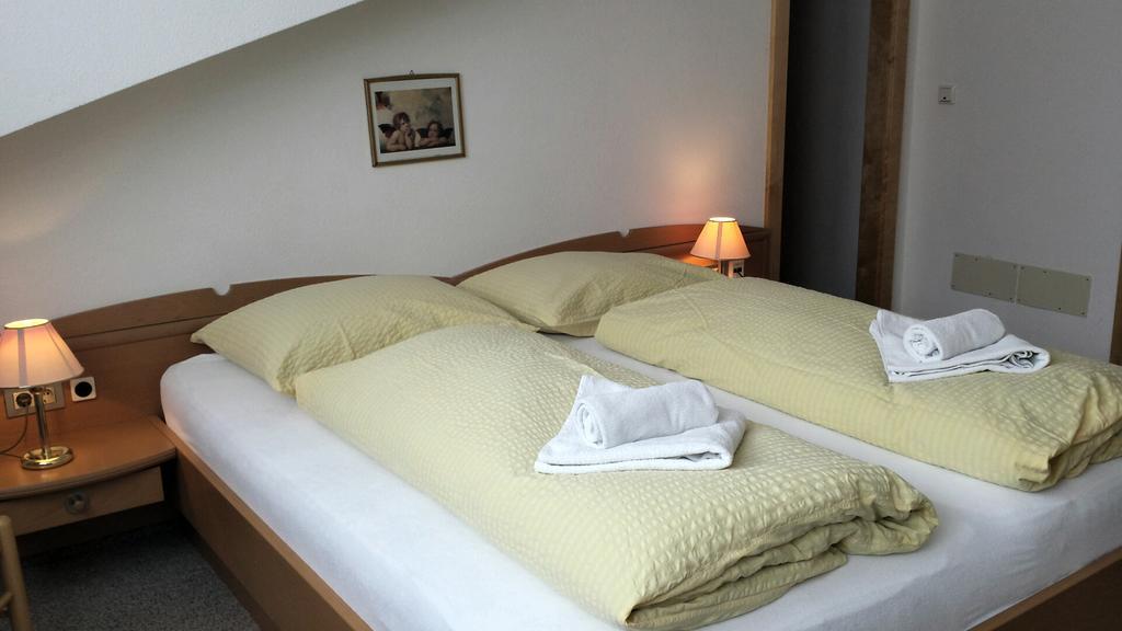 Reschnerhof Bed & Breakfast เรเซีย ภายนอก รูปภาพ