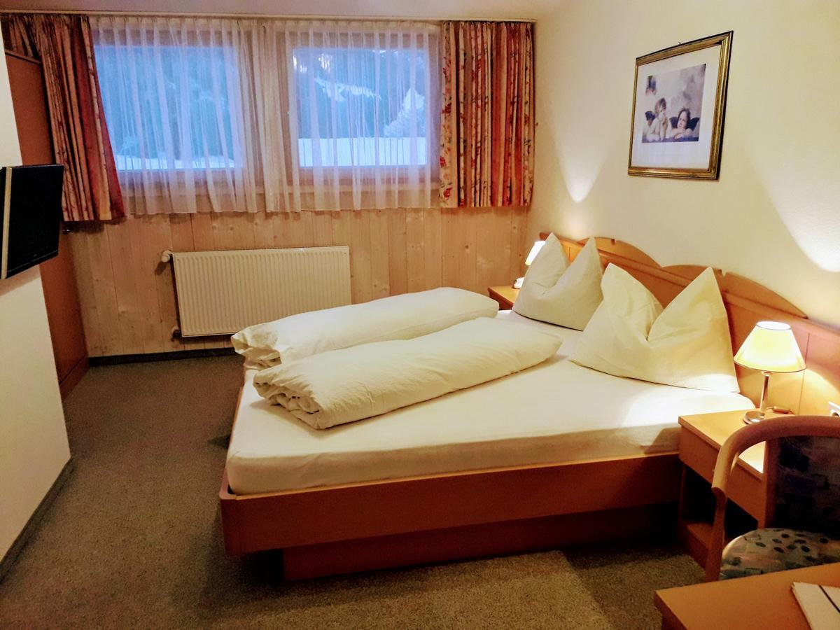 Reschnerhof Bed & Breakfast เรเซีย ภายนอก รูปภาพ