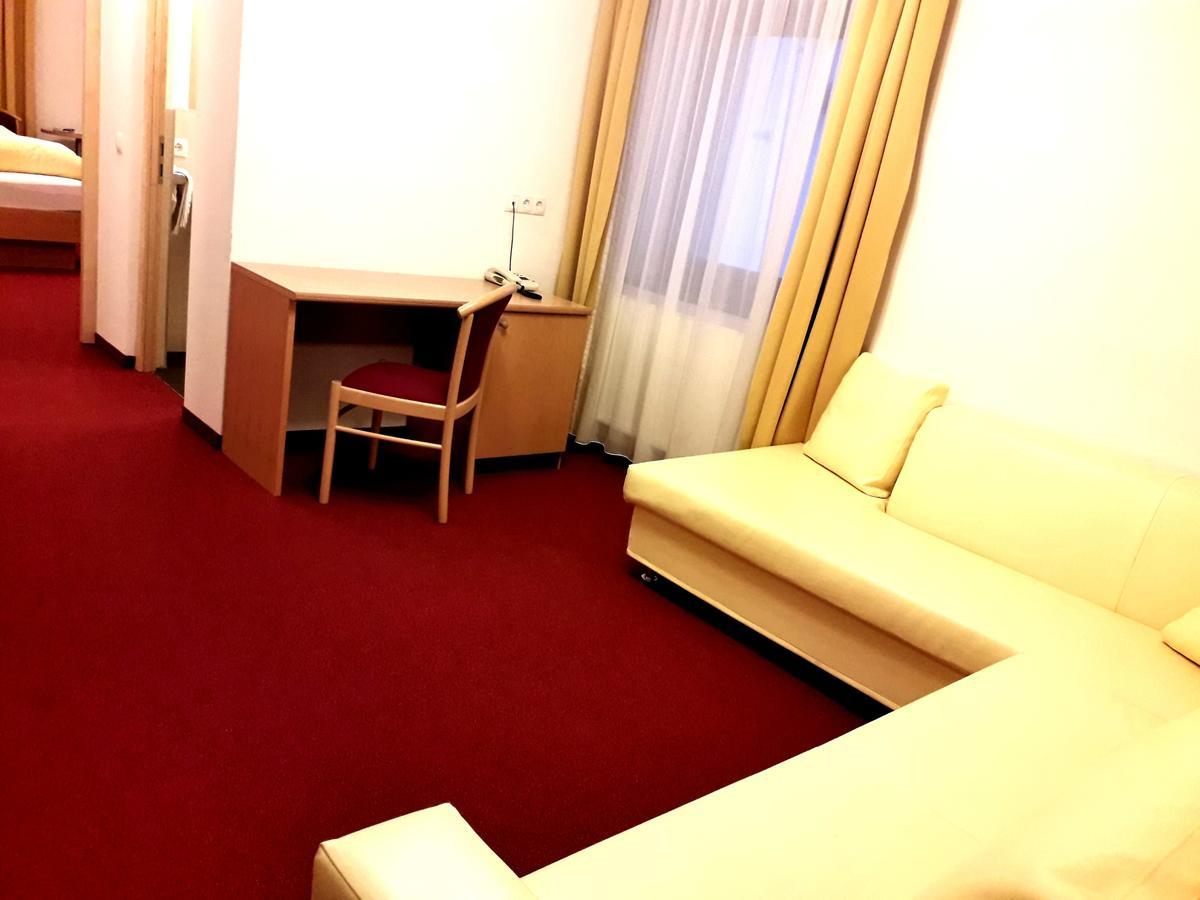 Reschnerhof Bed & Breakfast เรเซีย ภายนอก รูปภาพ